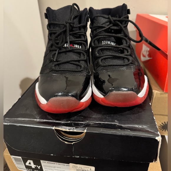 Air Jordan 11 retro (GS) - Picture 4 of 5